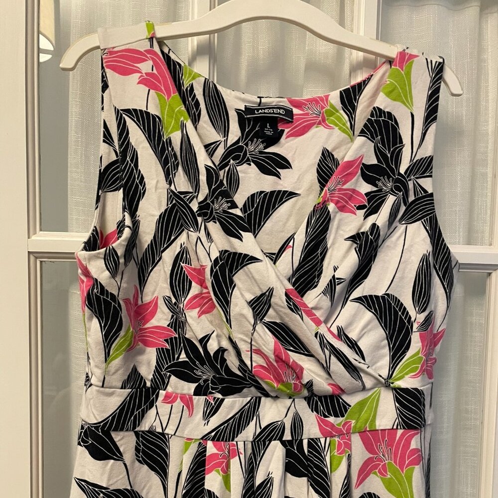 Lands' End sleeveless Fit & Flare knee-length dress size L